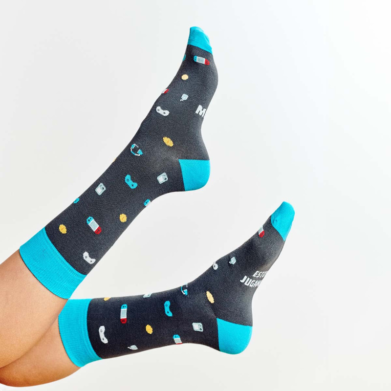 Calcetines No molestar, estoy jugando