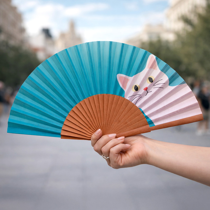 Abanico con gatito asomado
