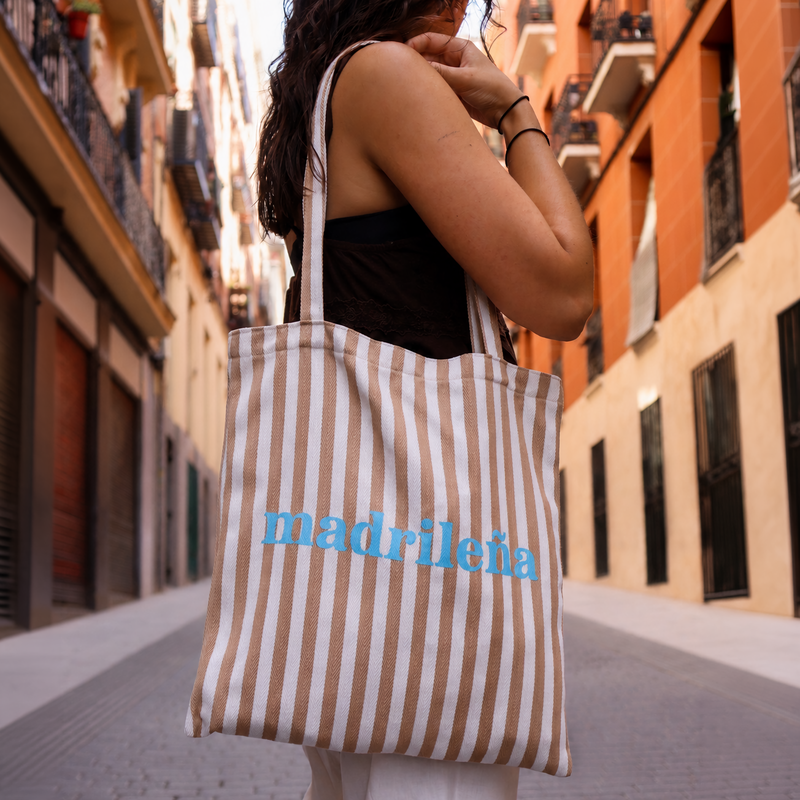 Tote bag de rayas con mensaje Madrileña