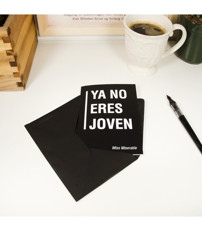Incluye un sobre para enviarla