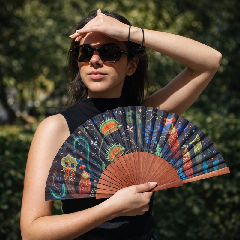 Éventail original avec impression de plantes carnivores